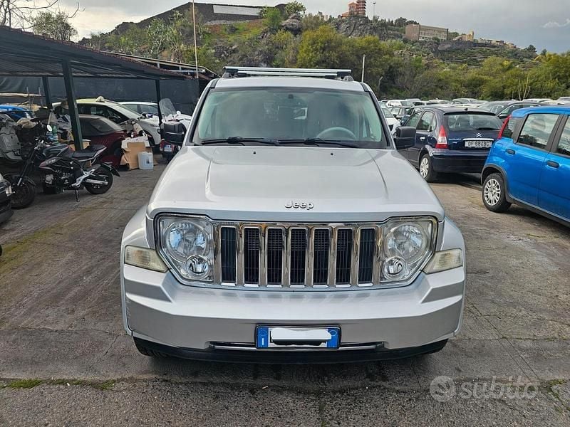 Używany Jeep Cherokee Limited 177 KM (130 kW) 2009 Szary SUV