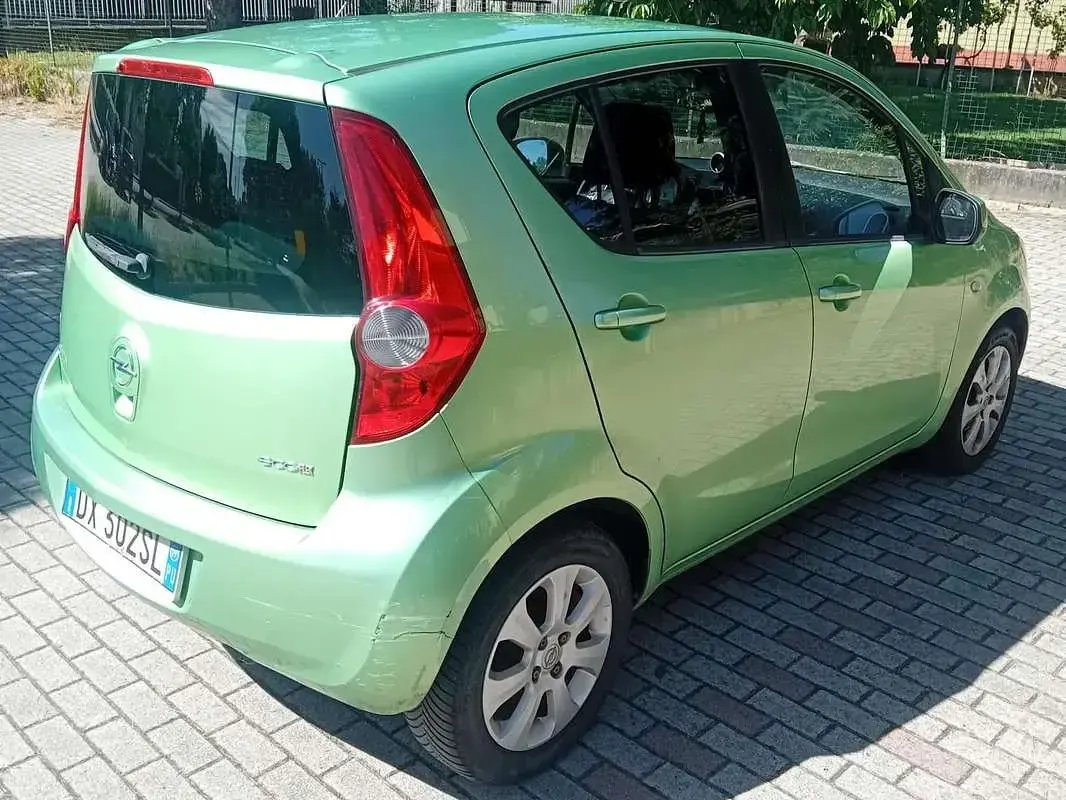Usata Opel Agila Enjoy 68 CV (50 kW) 2009 Utilitaria