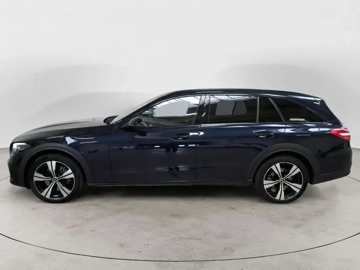 Usata Mercedes C220 Premium 200 CV (147 kW) 2022 Blu/azzurro Station wagon
