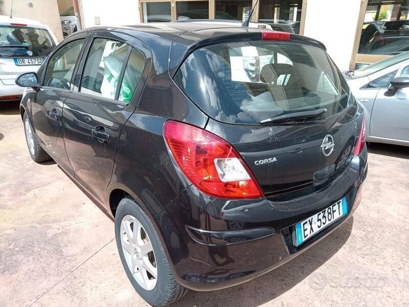 Usata Opel Corsa 85 CV (62 kW) 2014 Nero Berlina