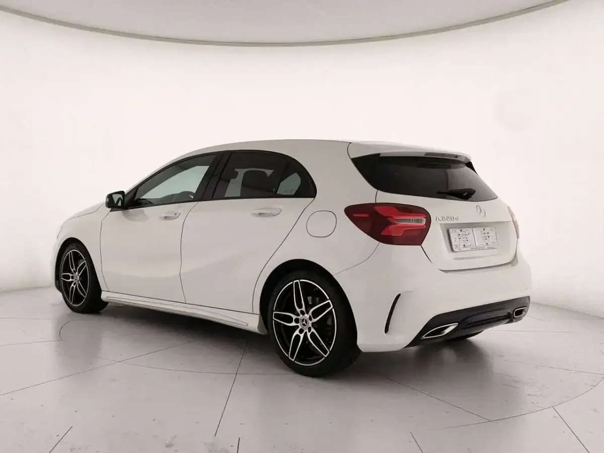 Usata Mercedes A220 Premium 177 CV (130 kW) 2017 Bianco Utilitaria