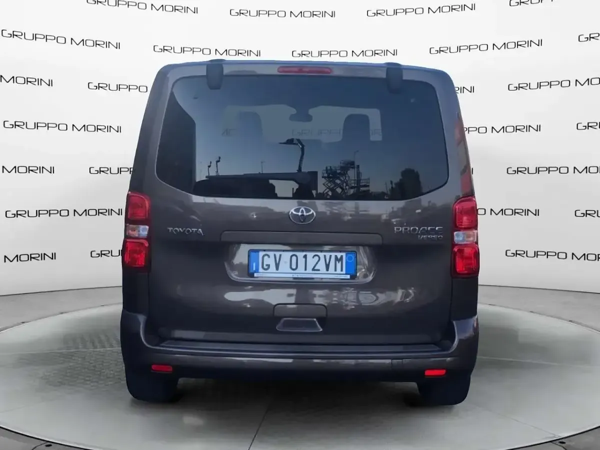 Usata Toyota Proace Executive 144 CV (105 kW) 2024 Marrone Monovolume