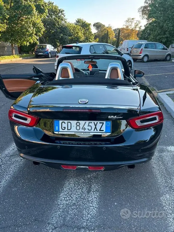 Usata Fiat 124 Spider Lusso 140 CV (102 kW) 2017 Nero Cabrio