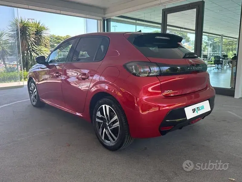 Usata Peugeot 208 Allure 75 CV (55 kW) 2022 Rosso Utilitaria