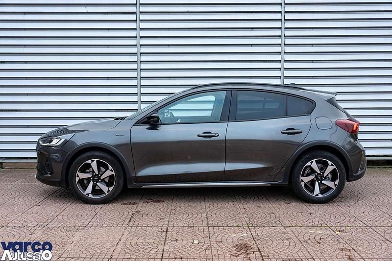 Usata Ford Focus Active 125 CV (91 kW) 2022 Grigio magnetic Monovolume