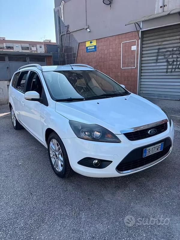 Usata Ford Focus 90 CV (66 kW) 2008 Bianco Berlina