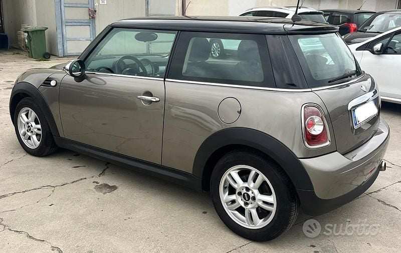 Begagnad Mini One D 90 HK (66 kW) 2013 Brun Halvkombi