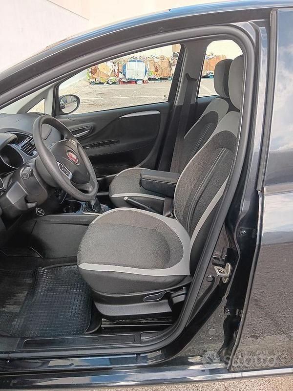 Usata Fiat Punto Evo 77 CV (56 kW) 2012 Nero Utilitaria
