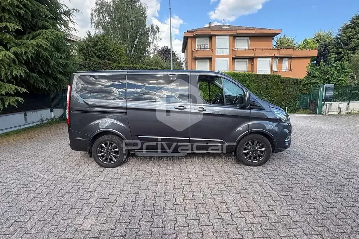 Usata Ford Tourneo Custom Titanium 170 CV (125 kW) 2018 Grigio Furgone