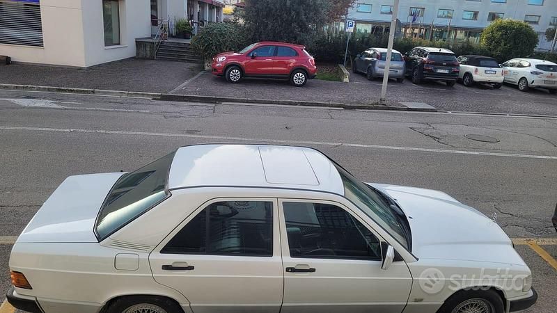 Usata Mercedes 190 109 CV (80 kW) 1992 Berlina