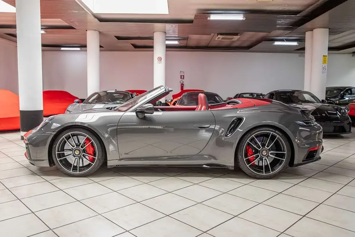 Usata Porsche 911 Turbo S Cabriolet 650 CV (478 kW) 2020 Grigio quarzite Cabrio