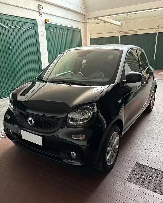 Usata Smart ForFour Passion 71 CV (52 kW) 2019 Nero Utilitaria