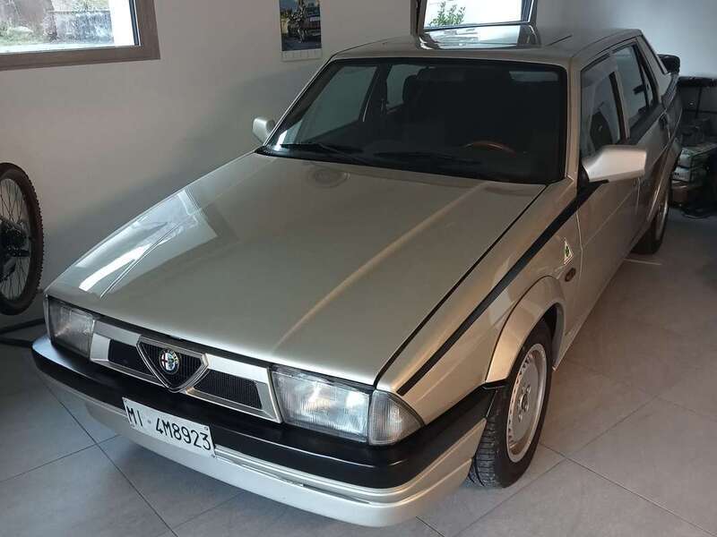 Usato 1989 Alfa Romeo 75 2.0 Benzin 148 CV (14.600 €)