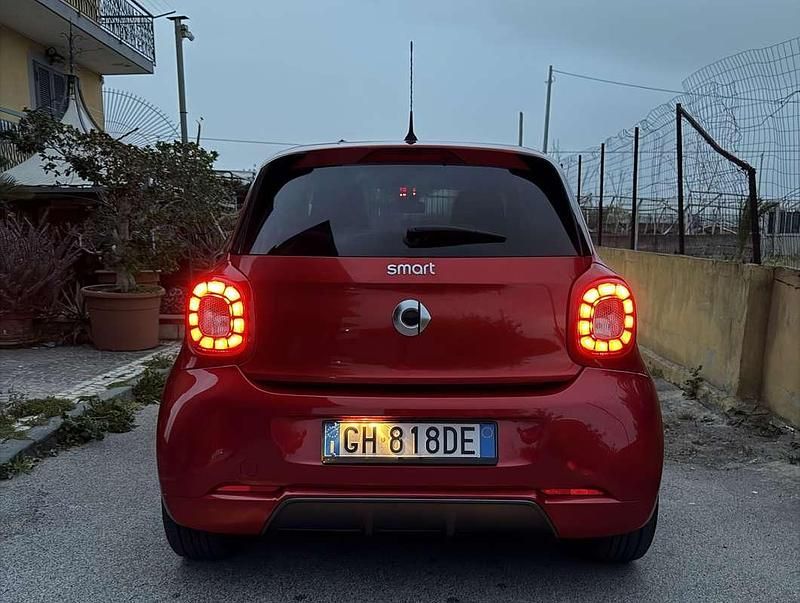 Usado Smart ForFour Brabus 71 CV (52 kW) 2016 Rojo Utilitario