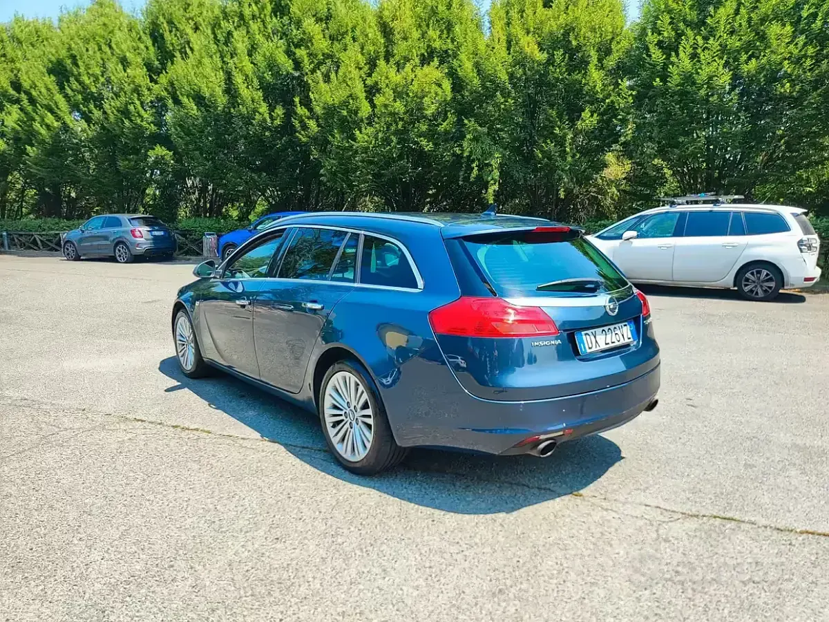 Usata Opel Insignia Cosmo 220 CV (161 kW) 2009 Grigio Station wagon