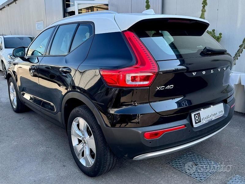 Usata Volvo XC40 Momentum 190 CV (139 kW) 2018 Nero SUV