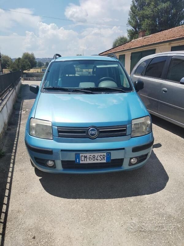 Usata Fiat Punto 80 CV (58 kW) 2004 Utilitaria