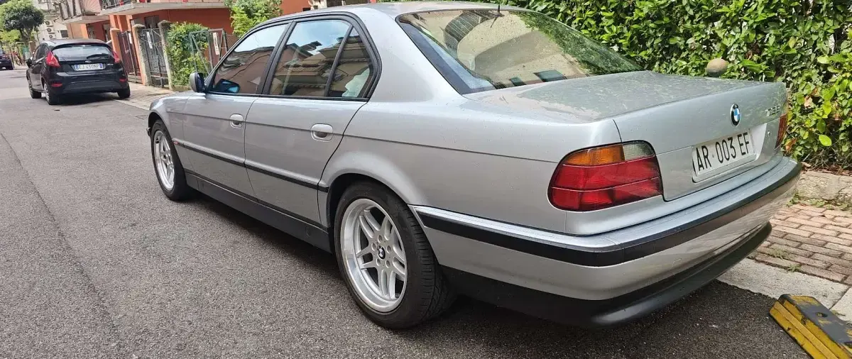 Usata BMW 735 Sport Line 235 CV (172 kW) 1997 Grigio Berlina