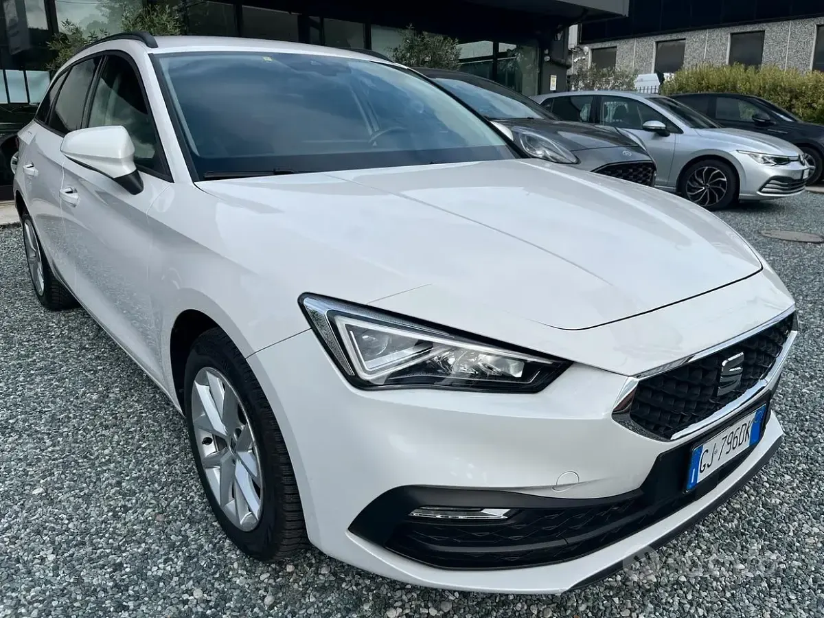 Usata Seat Leon Style 150 CV (110 kW) 2022 Bianco Station wagon