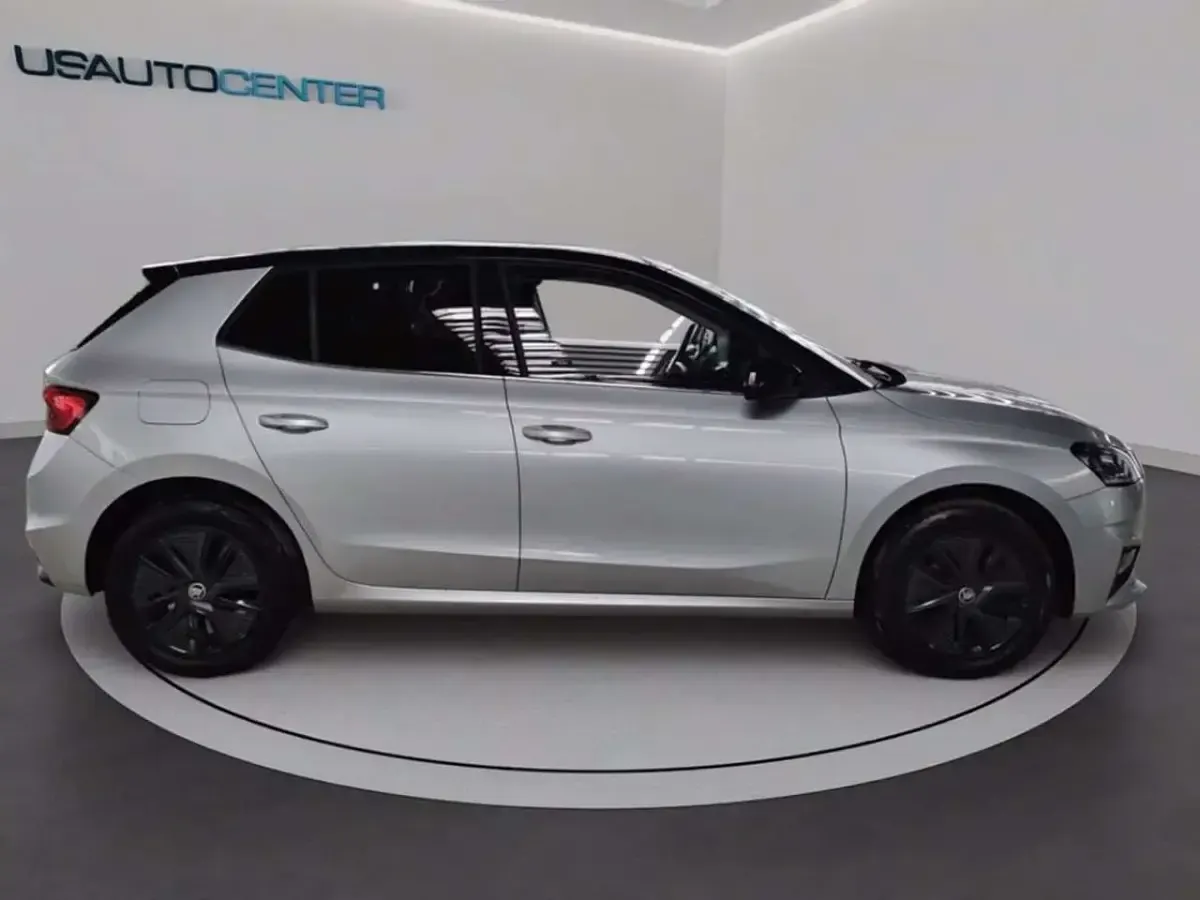 Usata Skoda Fabia Style 110 CV (80 kW) 2023 5b argento metallizzato Utilitaria