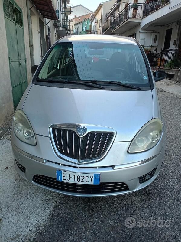 Usata Lancia Musa 69 CV (50 kW) 2012 Monovolume