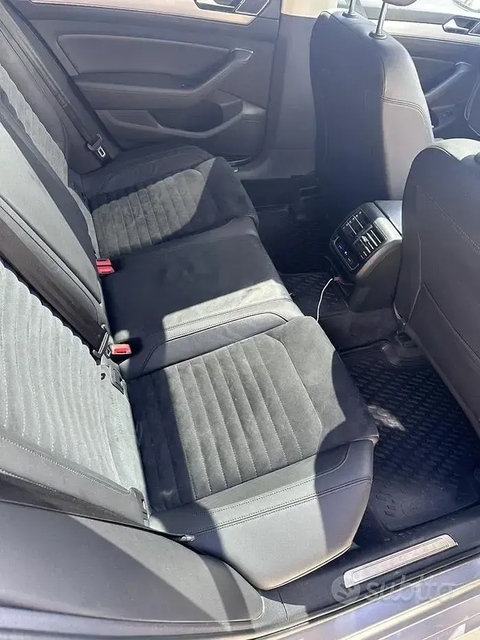 Usata VW Passat 150 CV (110 kW) 2017 Grigio Station wagon