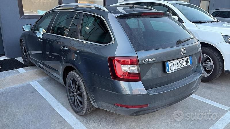 Usata Skoda Octavia G-TEC 130 CV (95 kW) 2019 Grigio Station wagon
