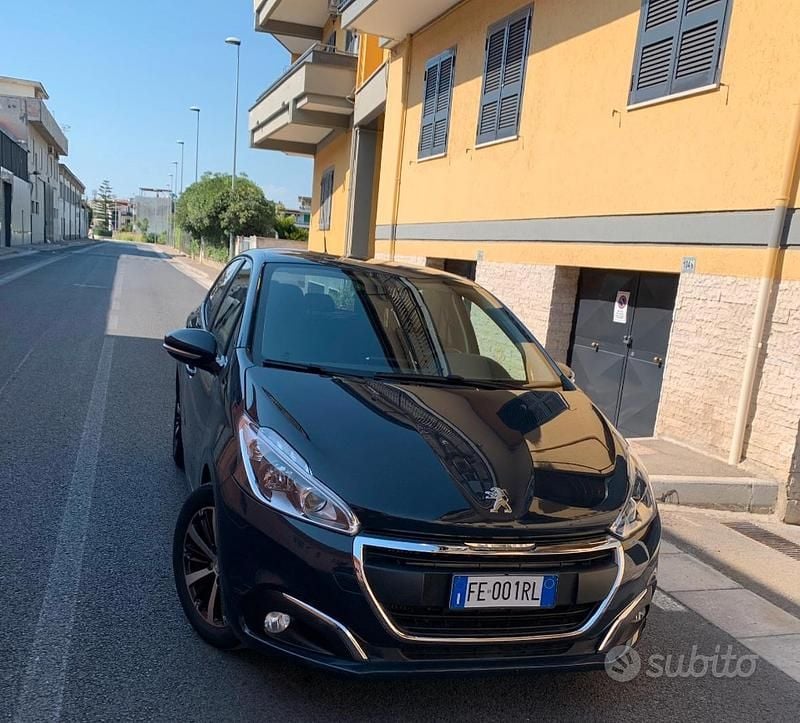 Usata Peugeot 208 2016 Blu Utilitaria