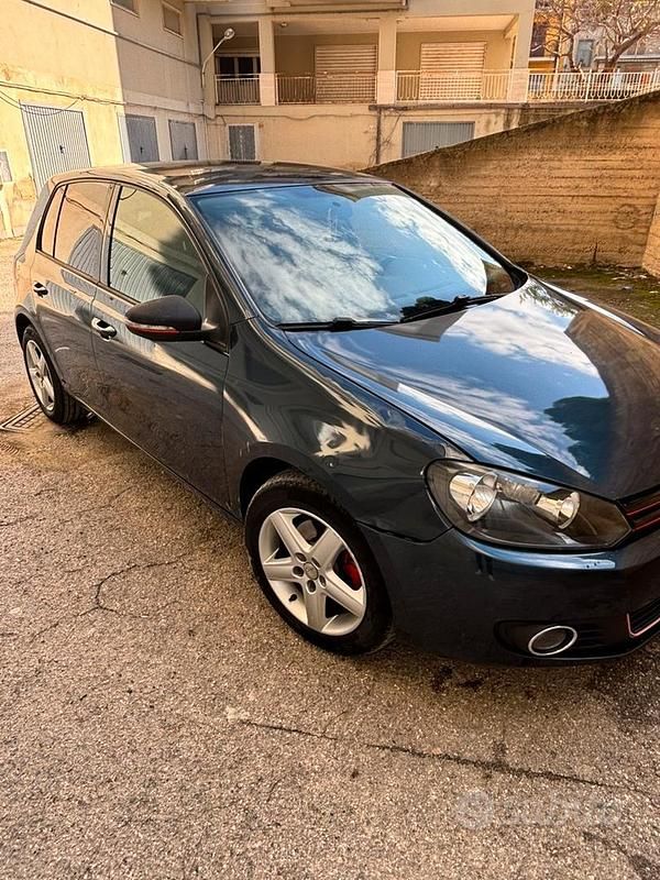 Usata VW Golf VI 140 CV (102 kW) 2011 Blu Utilitaria