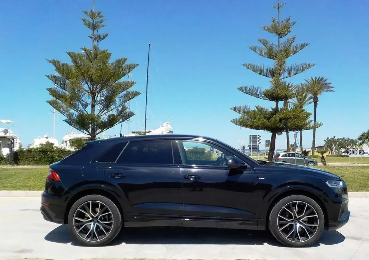Usata Audi Q8 286 CV (210 kW) 2020 Nero SUV