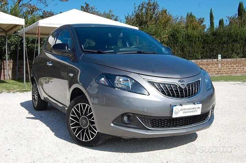 Usata Lancia Ypsilon S 69 CV (50 kW) 2024 Grigio pietra Utilitaria