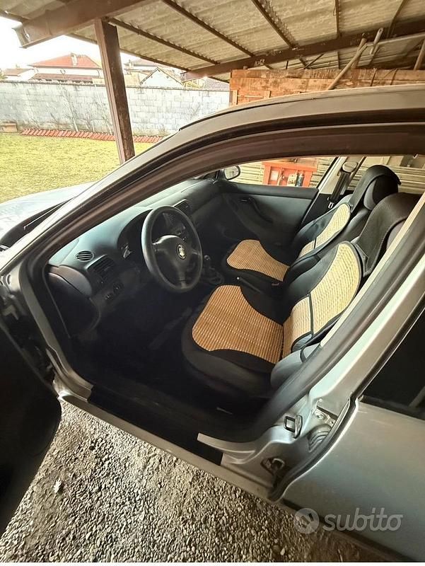 Usata Seat Leon 110 CV (80 kW) 2003 Utilitaria