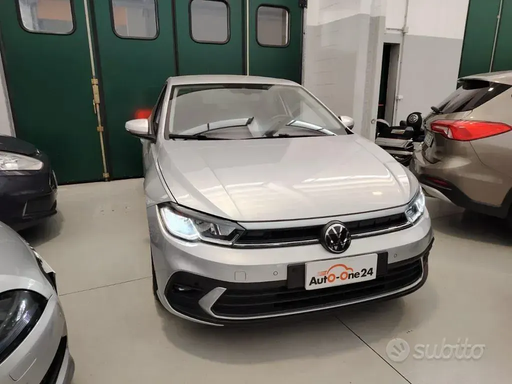 Usata VW Polo Style 95 CV (69 kW) 2022 Argento metallizzato Utilitaria