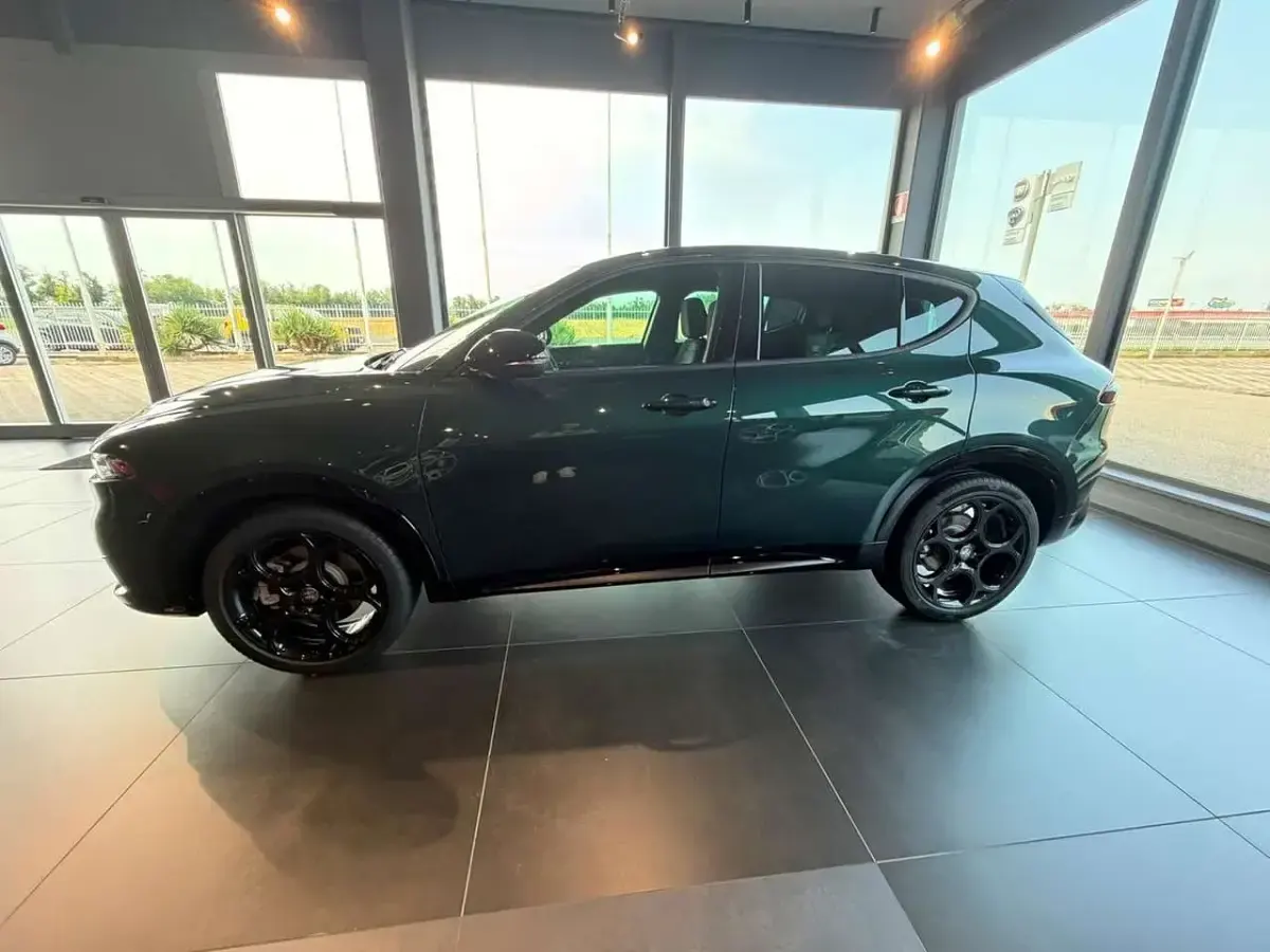 Nuova Alfa Romeo Tonale Sprint 175 CV (128 kW) 2026 Verde monza SUV