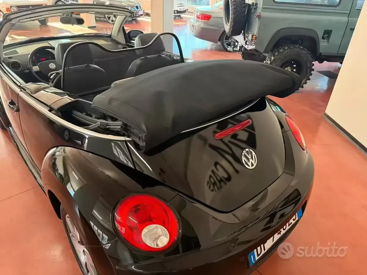 Usata VW New Beetle 105 CV (77 kW) 2007 Nero Utilitaria