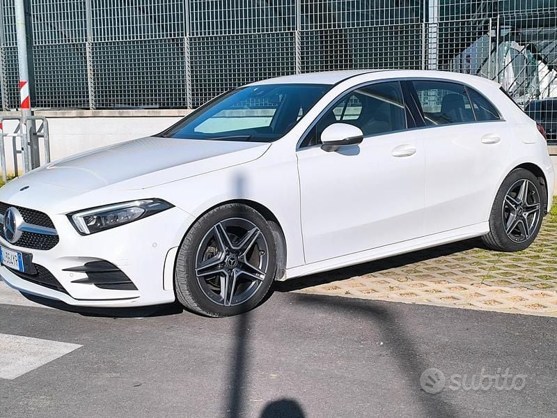 Usata Mercedes A180 AMG Line Premium 116 CV (85 kW) 2022 Bianco Berlina