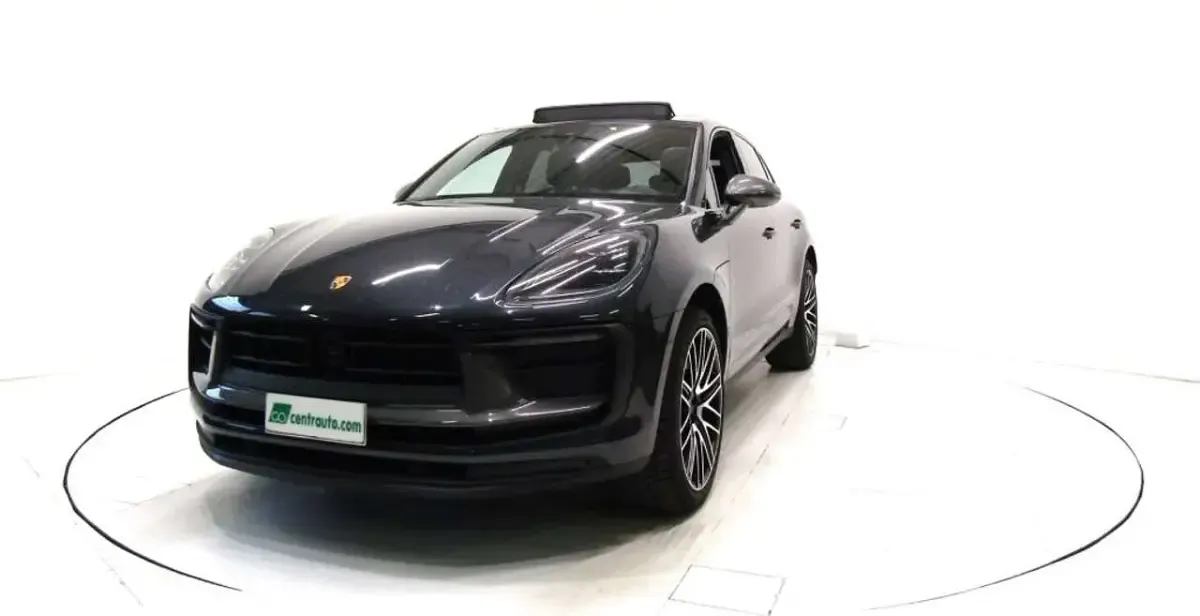 Usata Porsche Macan 265 CV (194 kW) 2022 Grigio vulcano SUV