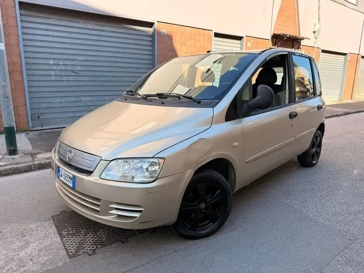 Usata Fiat Multipla Dynamic 103 CV (75 kW) 2009 Grigio Monovolume