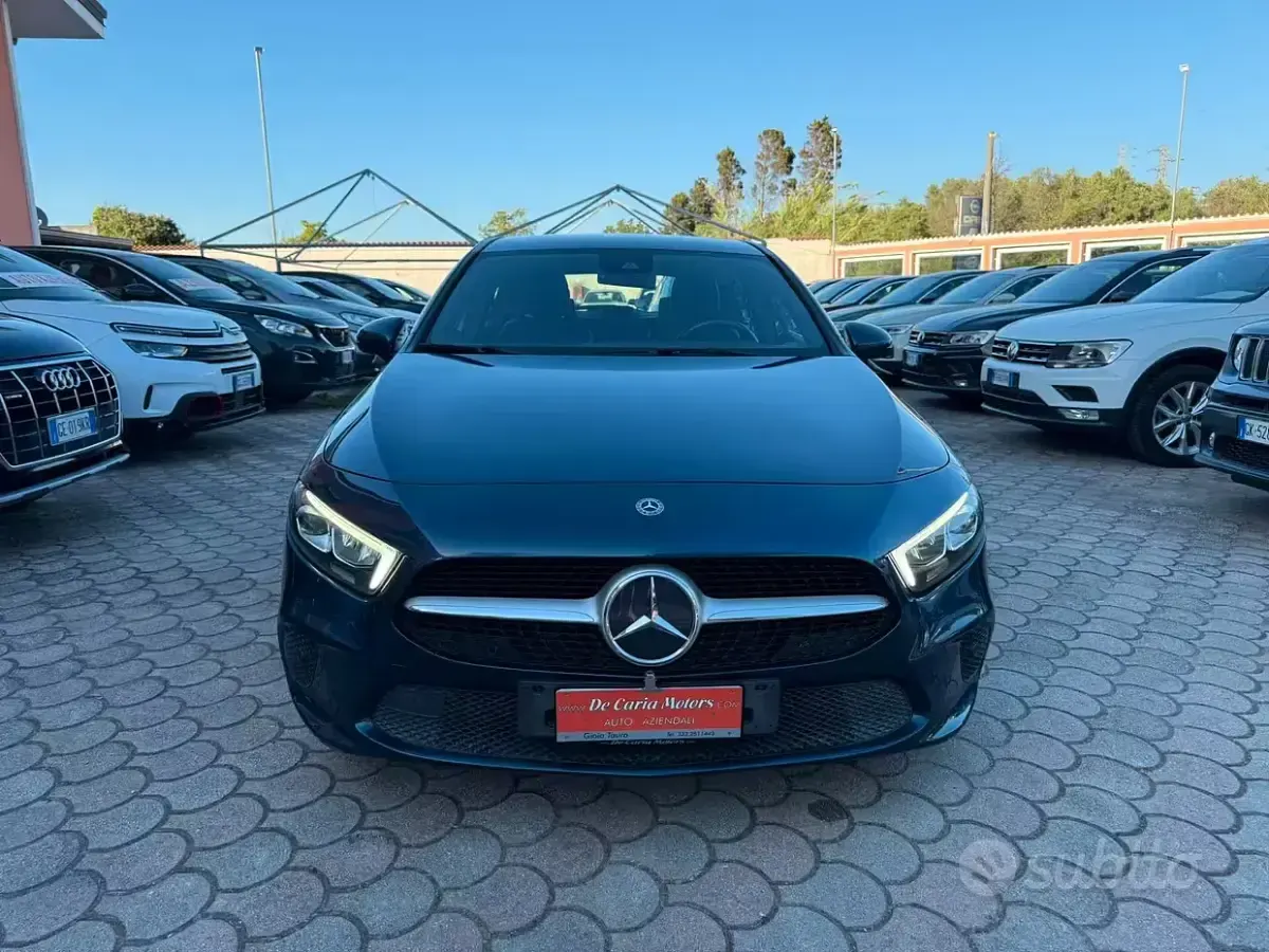 Usata Mercedes 180 Executive 116 CV (85 kW) 2019 Bluazzurro Berlina