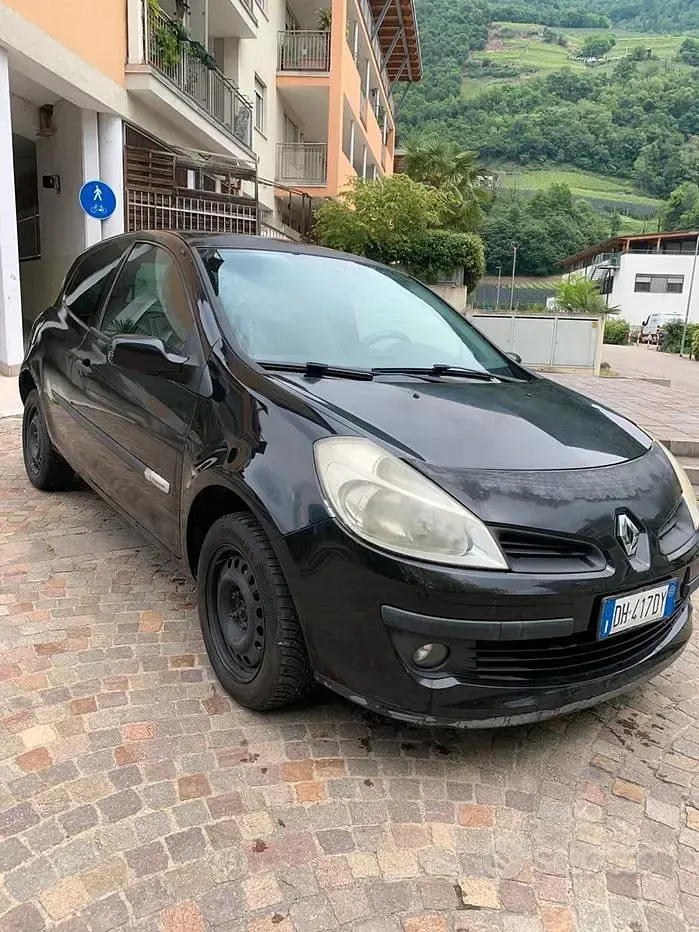 Usata Renault Clio II 75 CV (55 kW) 2007 Utilitaria