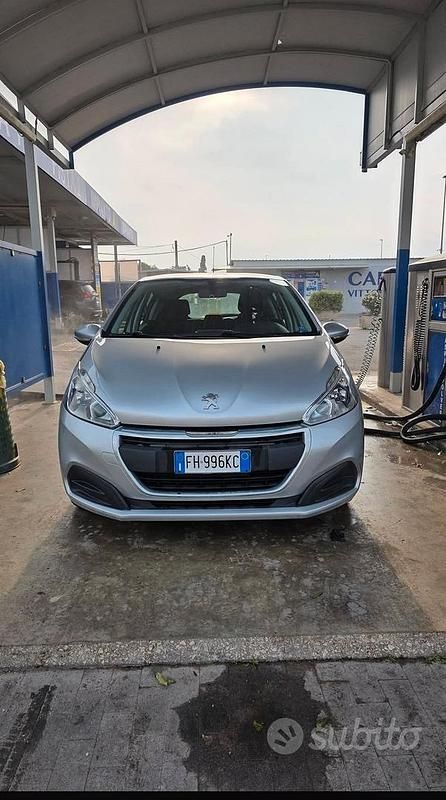 Usata Peugeot 208 2017 Utilitaria