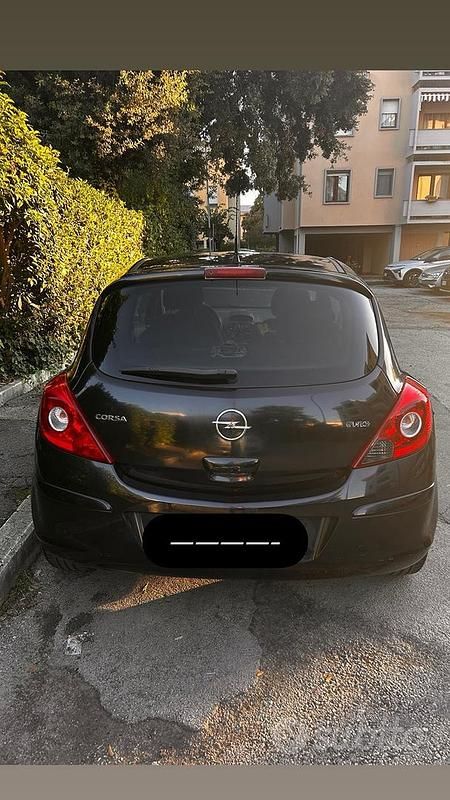 Usata Opel Corsa Club 80 CV (58 kW) 2010 Nero Berlina