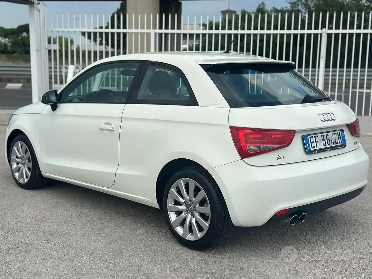 Usata Audi A1 Ambition 122 CV (89 kW) 2011 Bianco Utilitaria