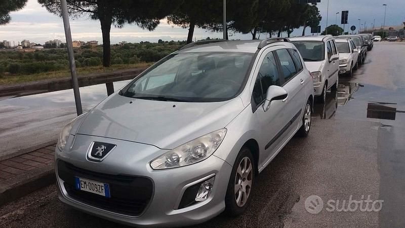 Grigio Usata 2012 Peugeot 308 Station wagon | 5000 € (Cara) - Immagine 1/1