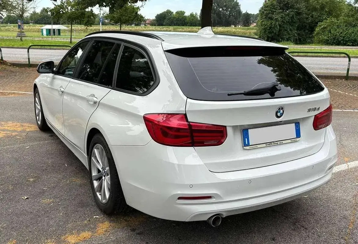 Usata BMW 318 Advantage 150 CV (110 kW) 2017 Bianco Station wagon