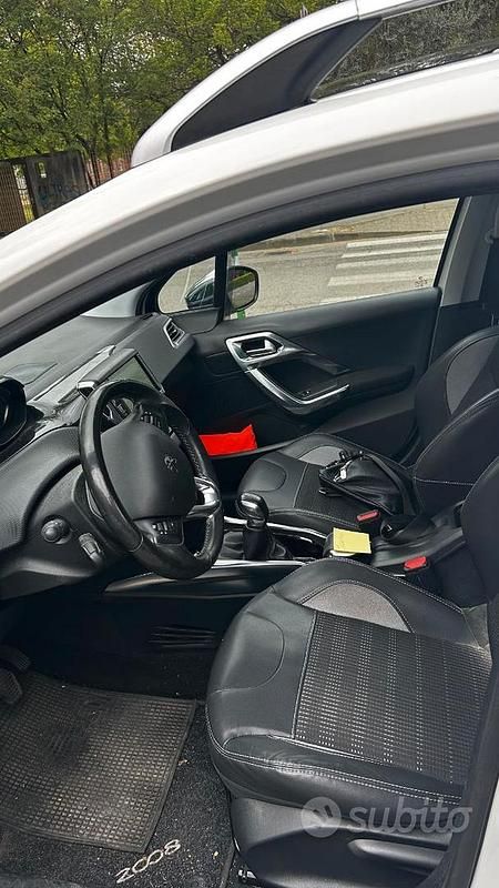 Usata Peugeot 2008 92 CV (67 kW) 2014 Bianco SUV