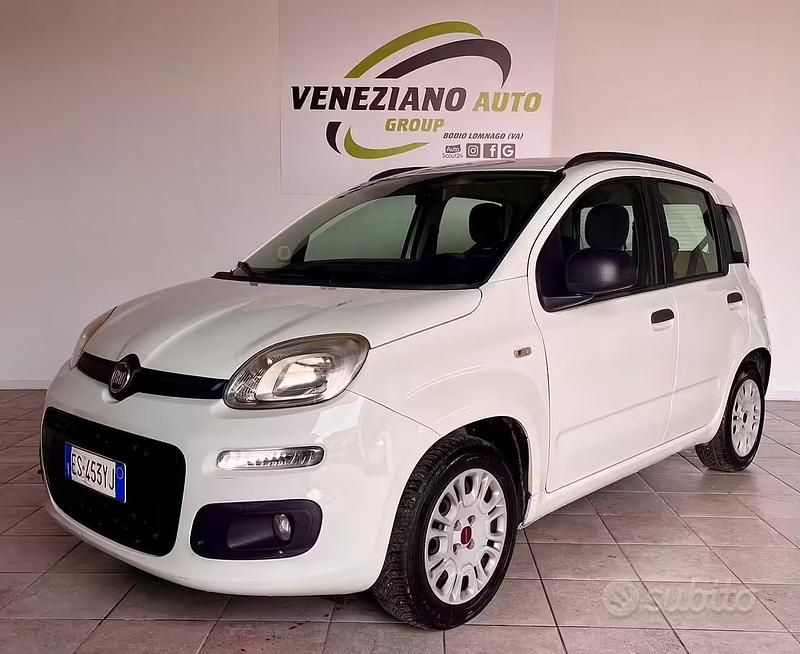 Usata Fiat Panda Lounge 69 CV (50 kW) 2014 Bianco Utilitaria