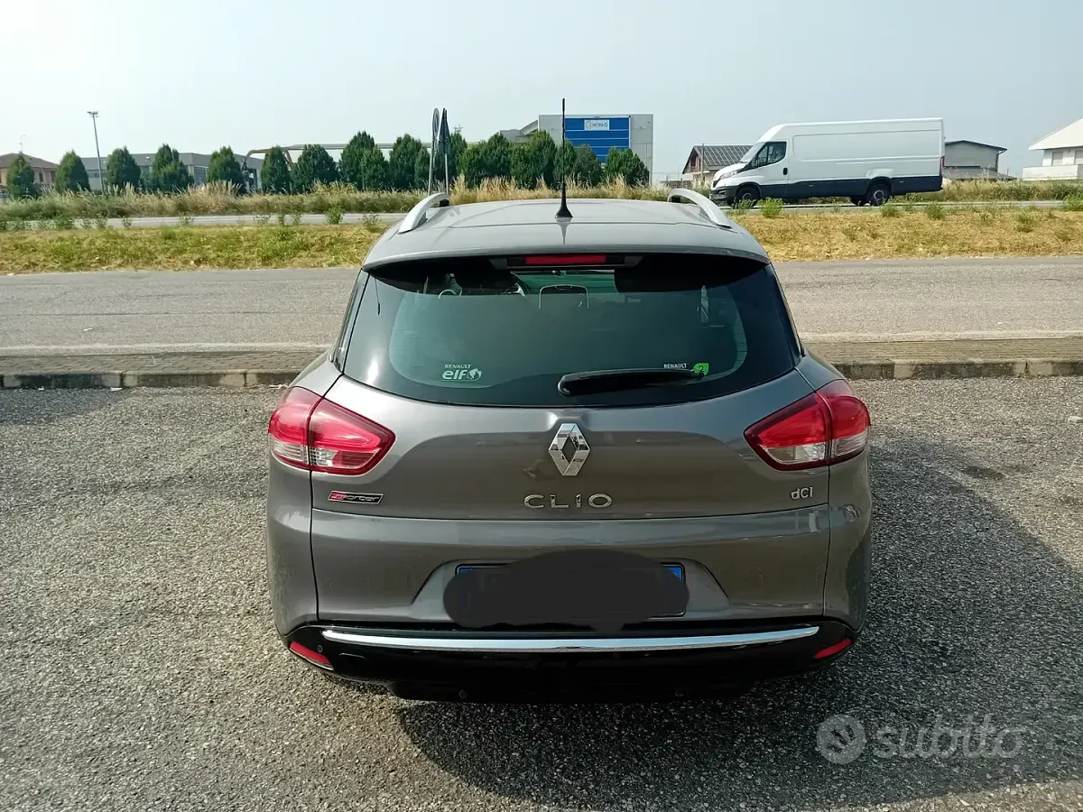 Usata Renault Clio 90 CV (66 kW) 2016 Grigio Station wagon