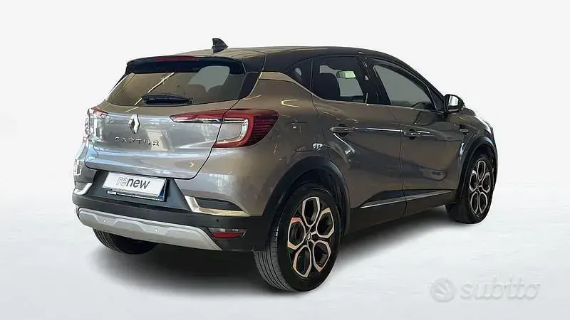 Second-hand Renault Captur Techno 100 CP (73 kW) 2023 SUV