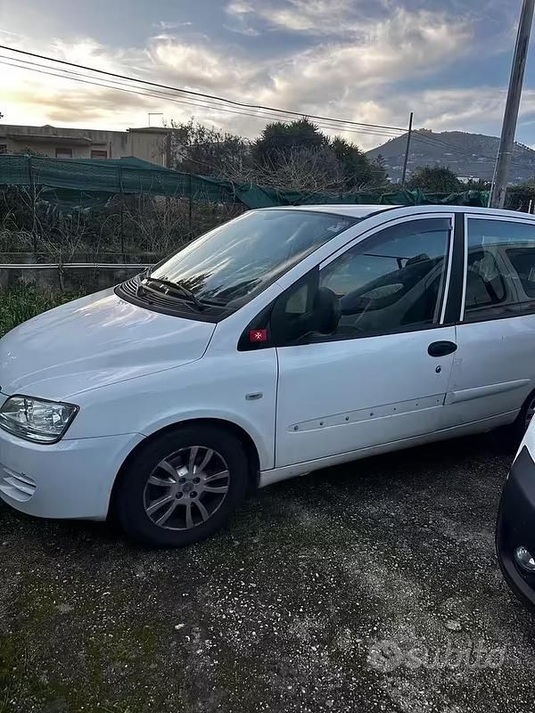 Usata Fiat Multipla Dynamic 120 CV (88 kW) 2008 Bianco Monovolume